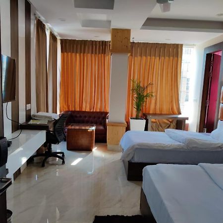 Hotel Maira Dehradun Exterior photo